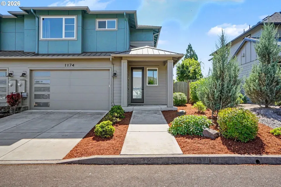 3 Bed 2 Bath Contemporary Multi-Level Townhome in Corvallis, OR - 1