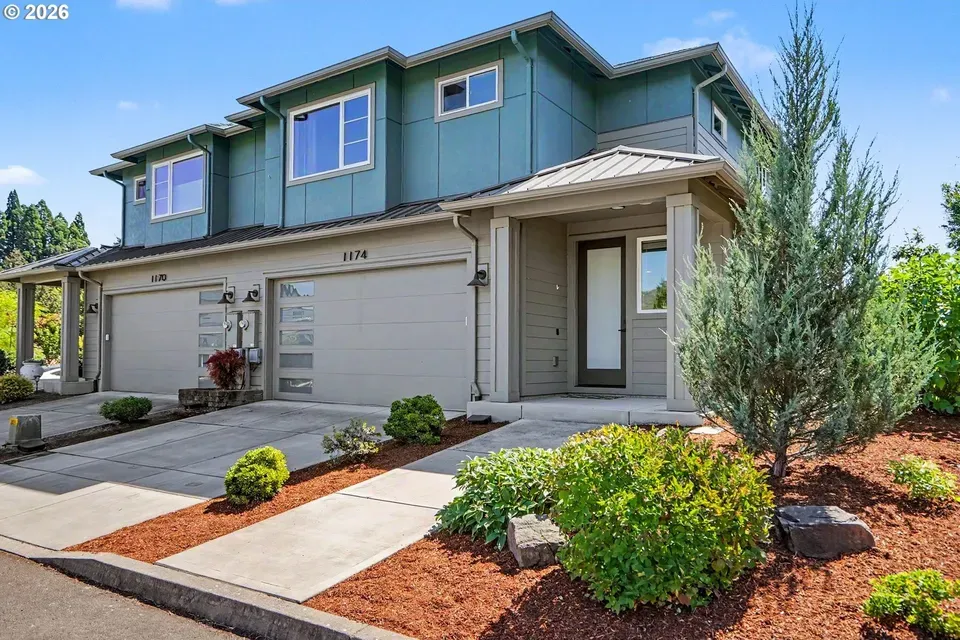 3 Bed 2 Bath Contemporary Multi-Level Townhome in Corvallis, OR - 3