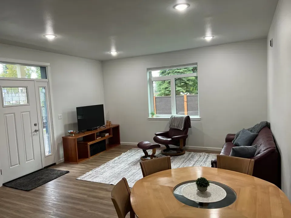3 Bed 2 Bath Contemporary Multi-Level Townhome in Fairbanks, AK - 5
