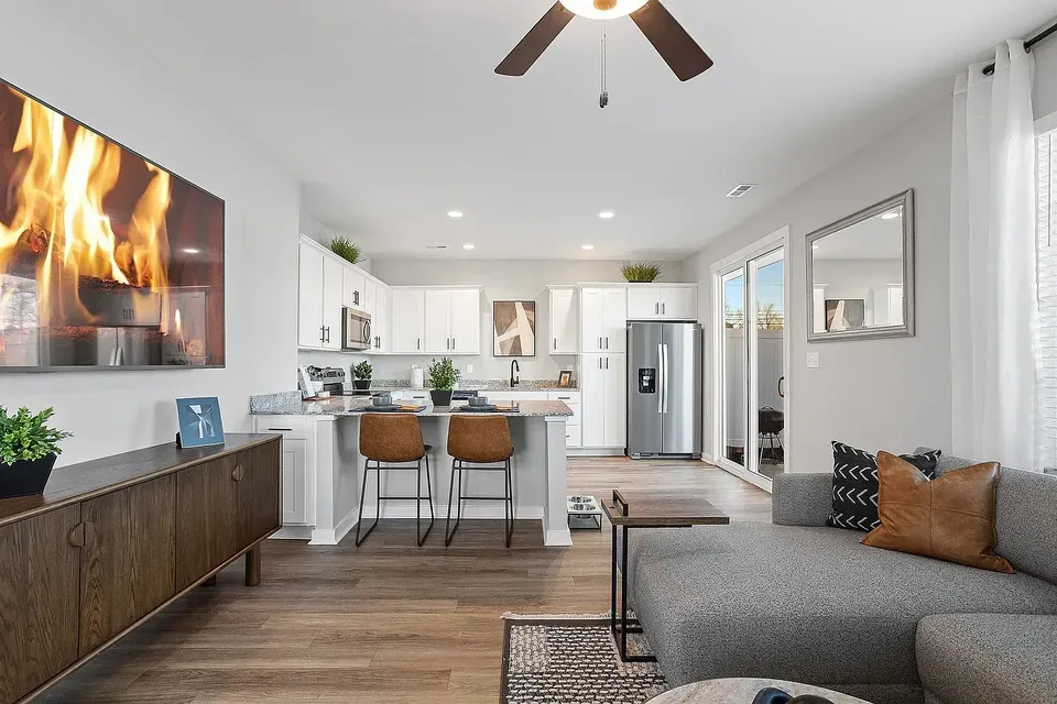 3 Bed 2 Bath Contemporary Multi-Level Townhome in Huntsville, AL - 3