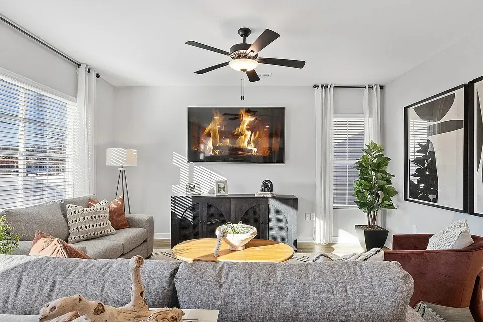 3 Bed 2 Bath Contemporary Multi-Level Townhome in Huntsville, AL - 5
