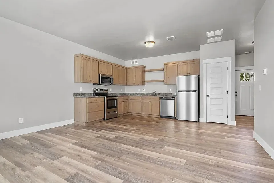 3 Bed 2 Bath Contemporary Multi-Level Townhome in Idaho Falls, ID - 5