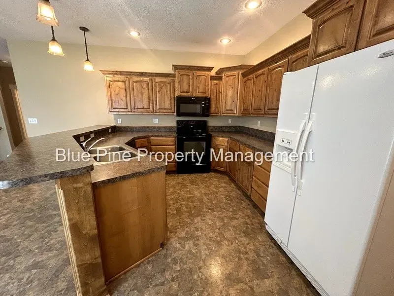 3 Bed 2 Bath Contemporary Multi-Level Townhome in Idaho Falls, ID - 5