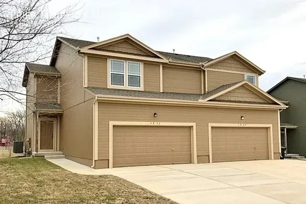 3 Bed 2 Bath Contemporary Multi-Level Townhome in Kansas City, KS - 1