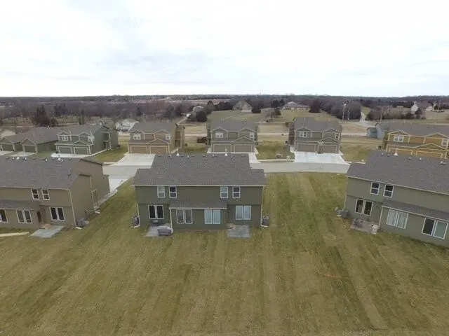 3 Bed 2 Bath Contemporary Multi-Level Townhome in Kansas City, KS - 4