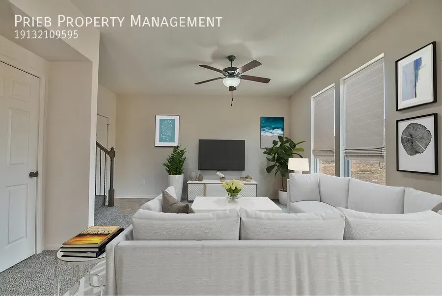 3 Bed 2 Bath Contemporary Multi-Level Townhome in Kansas City, KS - 5
