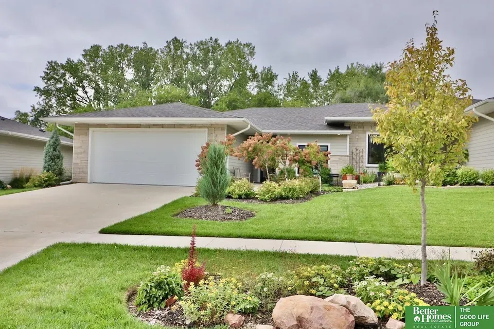 3 Bed 2 Bath Contemporary Multi-Level Townhome in Lincoln, NE