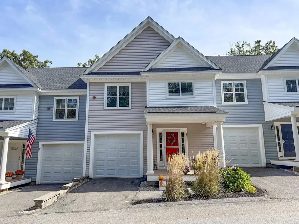 3 Bed 2 Bath Contemporary Multi-Level Townhome in Manchester, NH