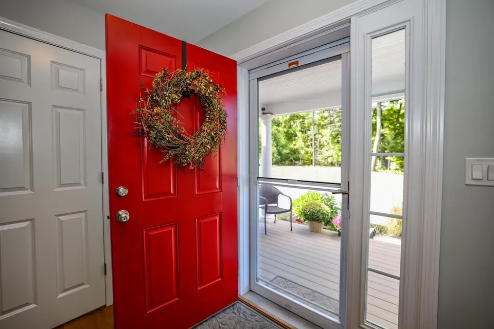 3 Bed 2 Bath Contemporary Multi-Level Townhome in Manchester, NH - 5