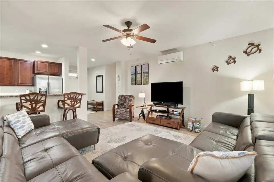 3 Bed 2 Bath Contemporary Multi-Level Townhome in Maui, HI - 5