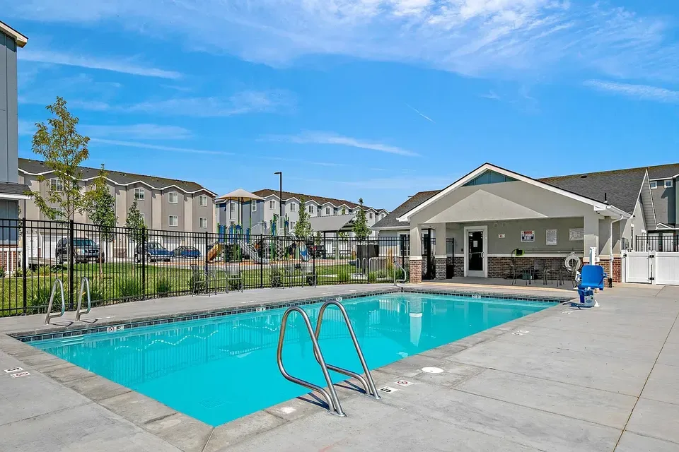 3 Bed 2 Bath Contemporary Multi-Level Townhome in Meridian, ID - 1