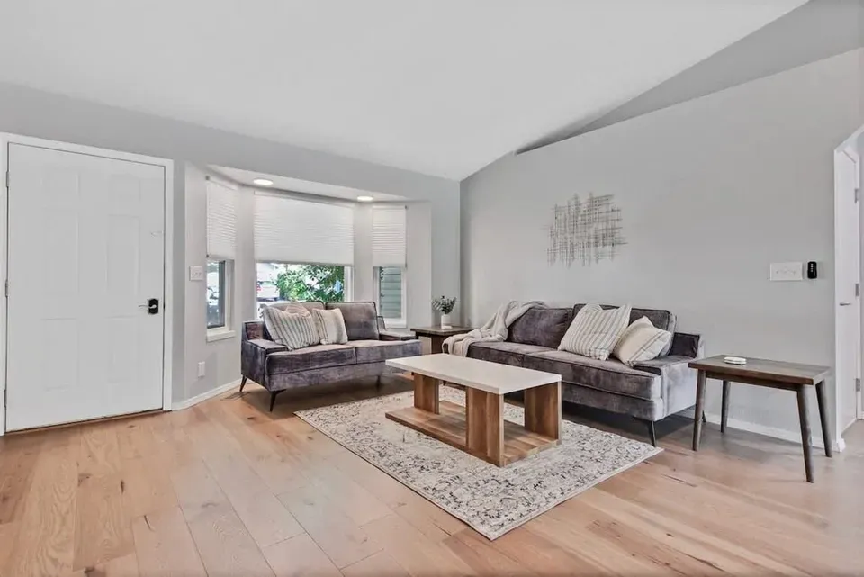 3 Bed 2 Bath Contemporary Multi-Level Townhome in Meridian, ID - 4