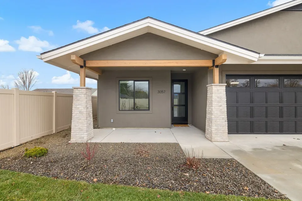 3 Bed 2 Bath Contemporary Multi-Level Townhome in Meridian, ID - 5