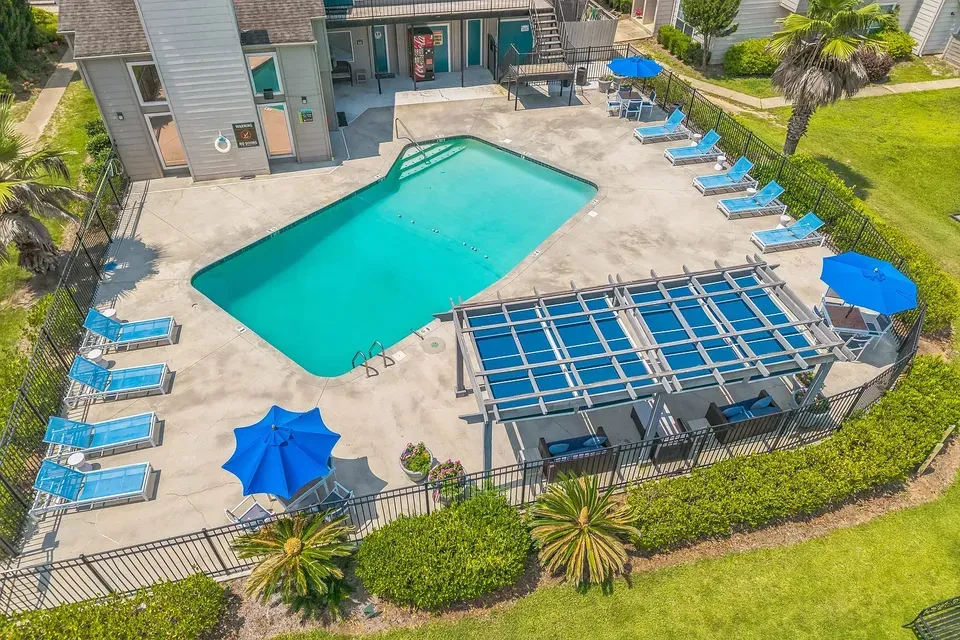 3 Bed 2 Bath Contemporary Multi-Level Townhome in Mobile, AL