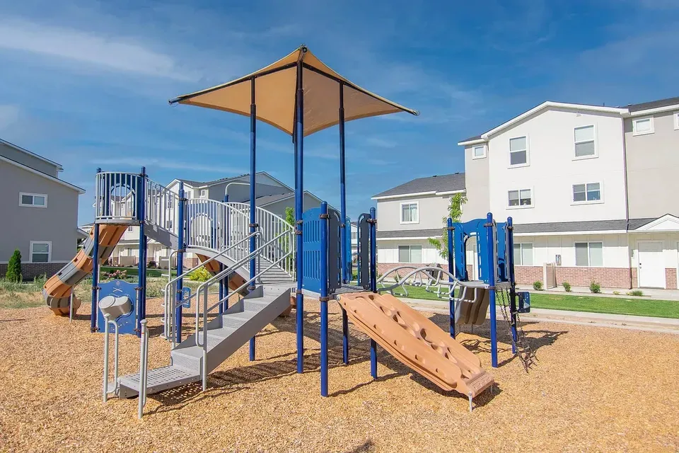 3 Bed 2 Bath Contemporary Multi-Level Townhome in Nampa, ID - 5