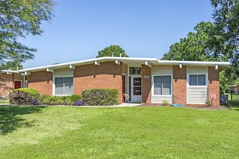 3 Bed 2 Bath Contemporary Multi-Level Townhome in Norfolk, VA - 2