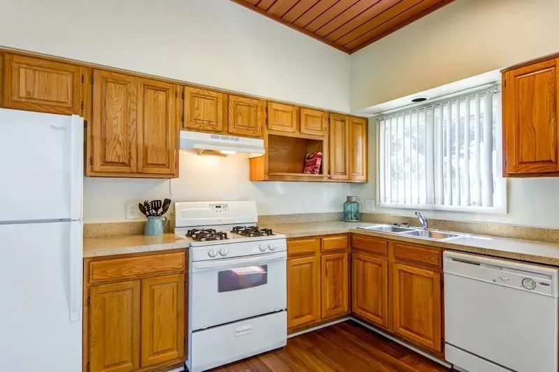 3 Bed 2 Bath Contemporary Multi-Level Townhome in Norfolk, VA - 3