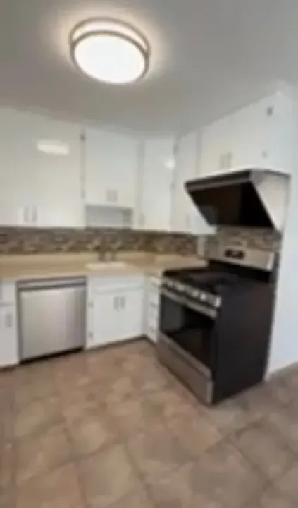 3 Bed 2 Bath Contemporary Multi-Level Townhome in Queens, NY - 2