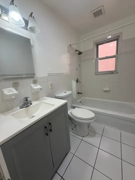 3 Bed 2 Bath Contemporary Multi-Level Townhome in Queens, NY - 5