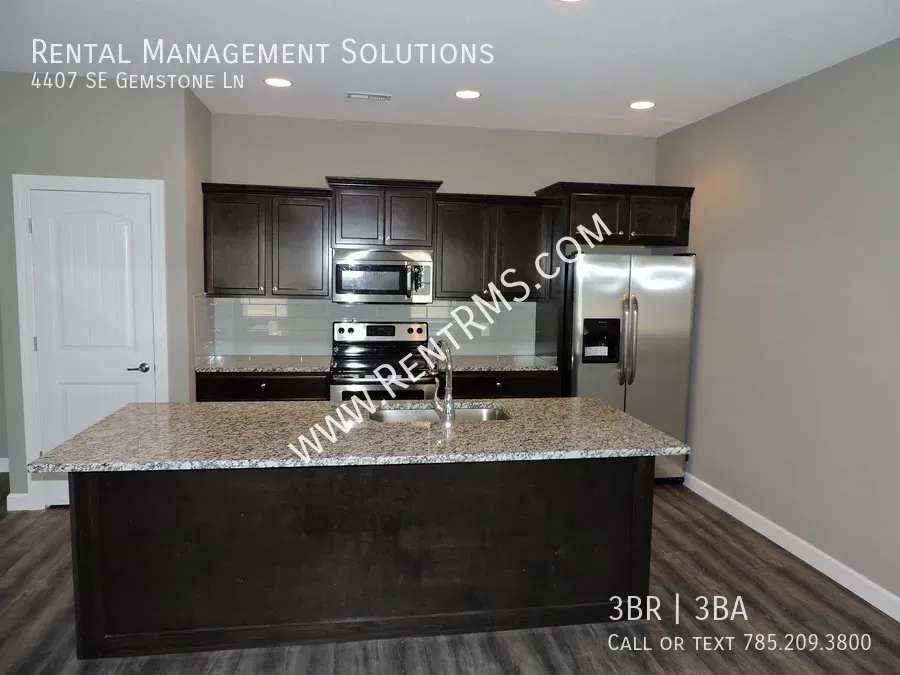 3 Bed 2 Bath Contemporary Multi-Level Townhome in Topeka, KS - 2