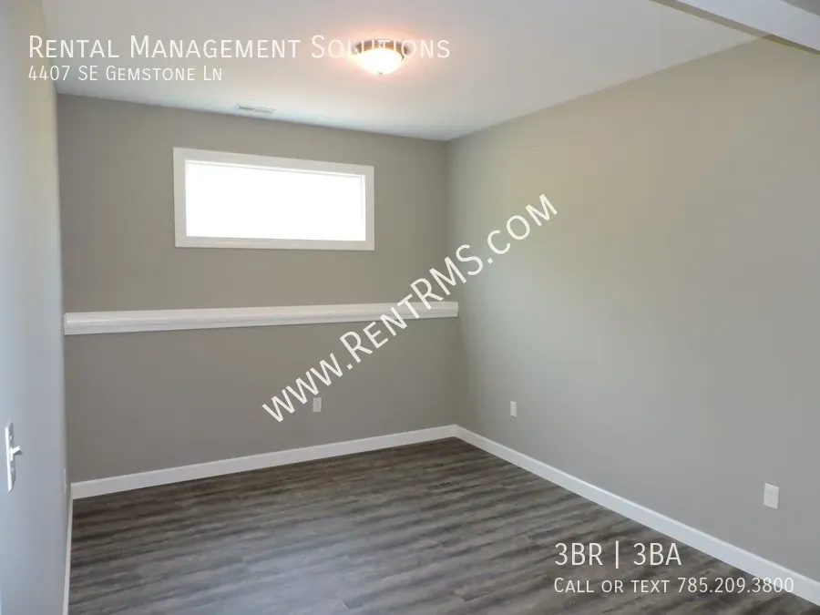 3 Bed 2 Bath Contemporary Multi-Level Townhome in Topeka, KS - 5