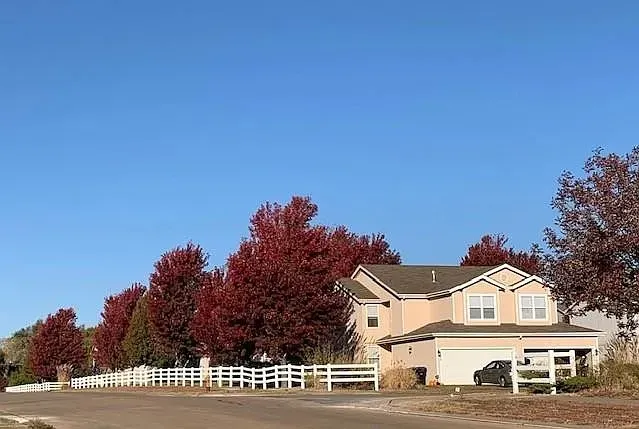 3 Bed 2 Bath Contemporary Multi-Level Townhome in Topeka, KS - 2