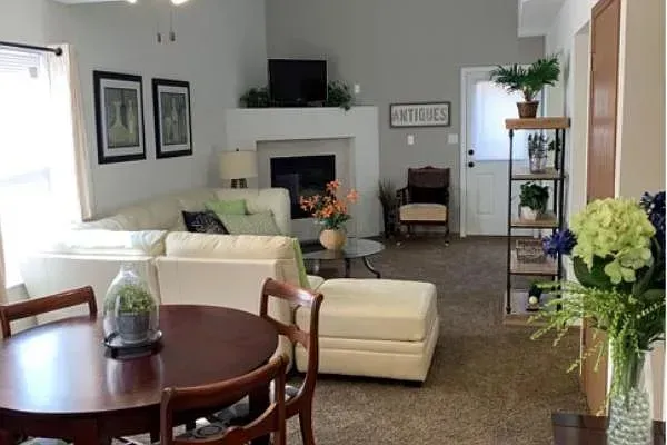 3 Bed 2 Bath Contemporary Multi-Level Townhome in Topeka, KS - 3