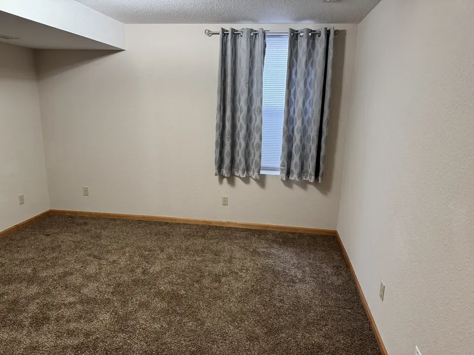 3 Bed 2 Bath Contemporary Multi-Level Townhome in Topeka, KS - 5