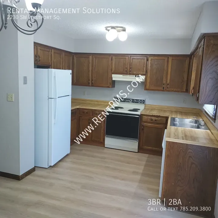 3 Bed 2 Bath Contemporary Multi-Level Townhome in Topeka, KS - 5