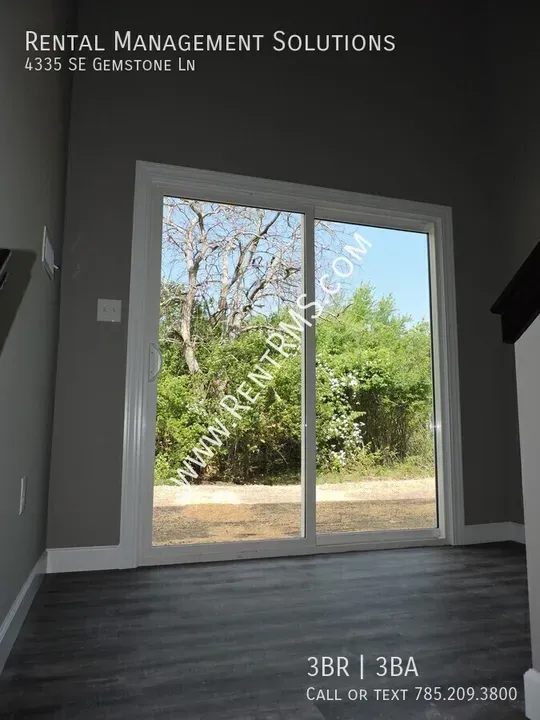 3 Bed 2 Bath Contemporary Multi-Level Townhome in Topeka, KS - 5