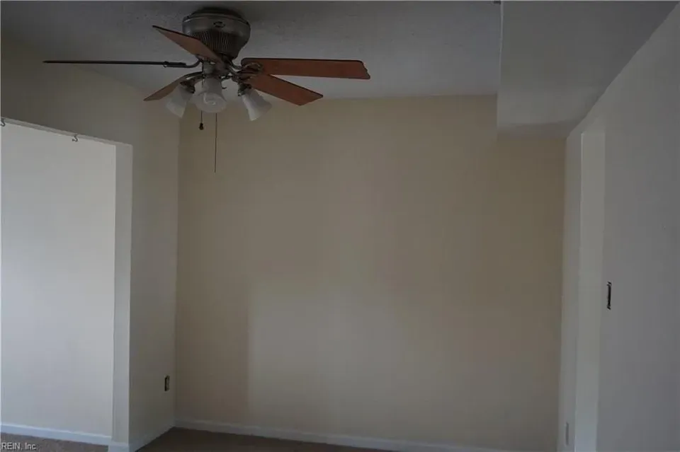 3 Bed 2 Bath Contemporary Multi-Level Townhome in Virginia Beach, VA - 2