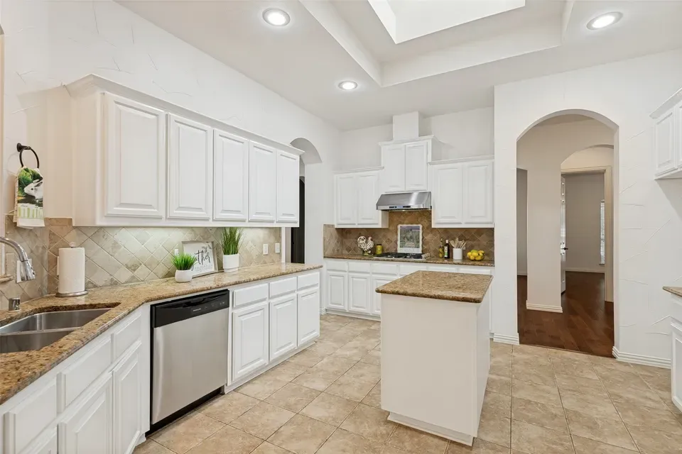 3 Bed 2 Bath Established Contemporary Home in Allen, TX - 4