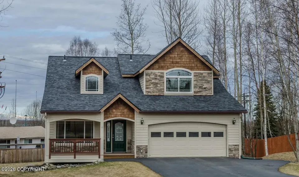3 Bed 2 Bath Established Contemporary Home in Anchorage, AK