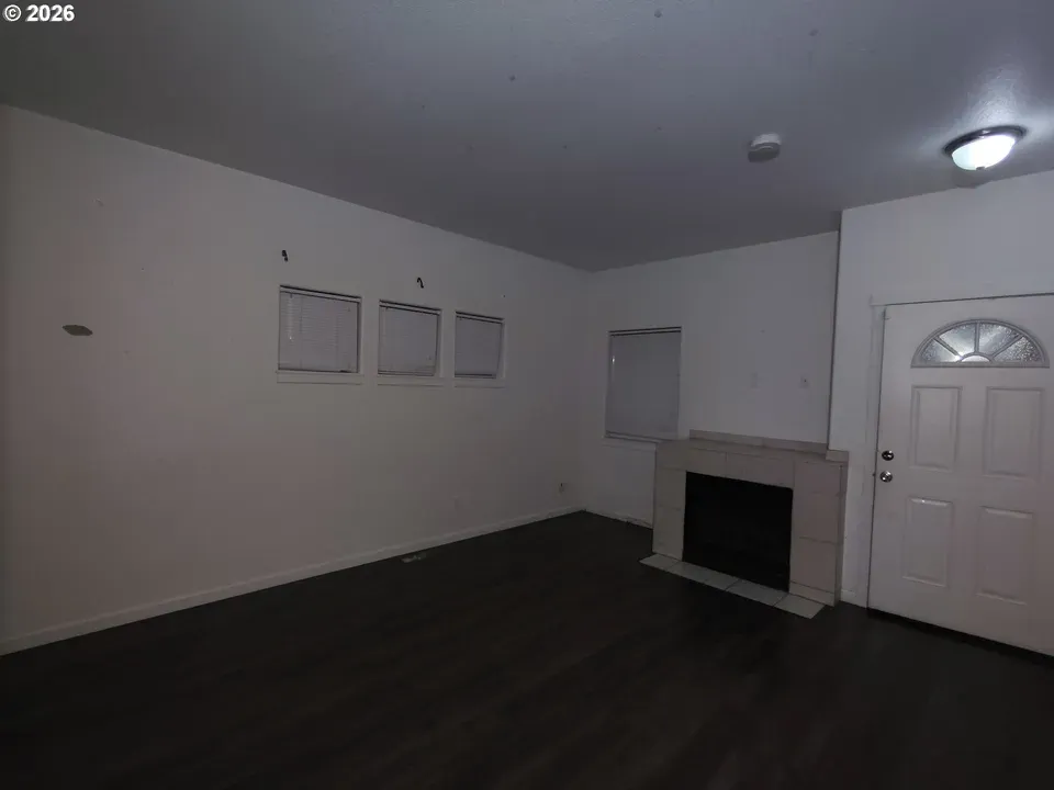3 Bed 2 Bath Established Contemporary Home in Beaverton, OR - 4