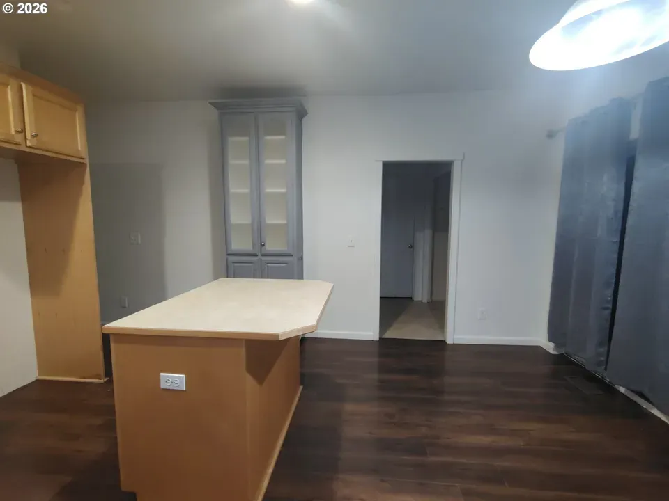 3 Bed 2 Bath Established Contemporary Home in Beaverton, OR - 5