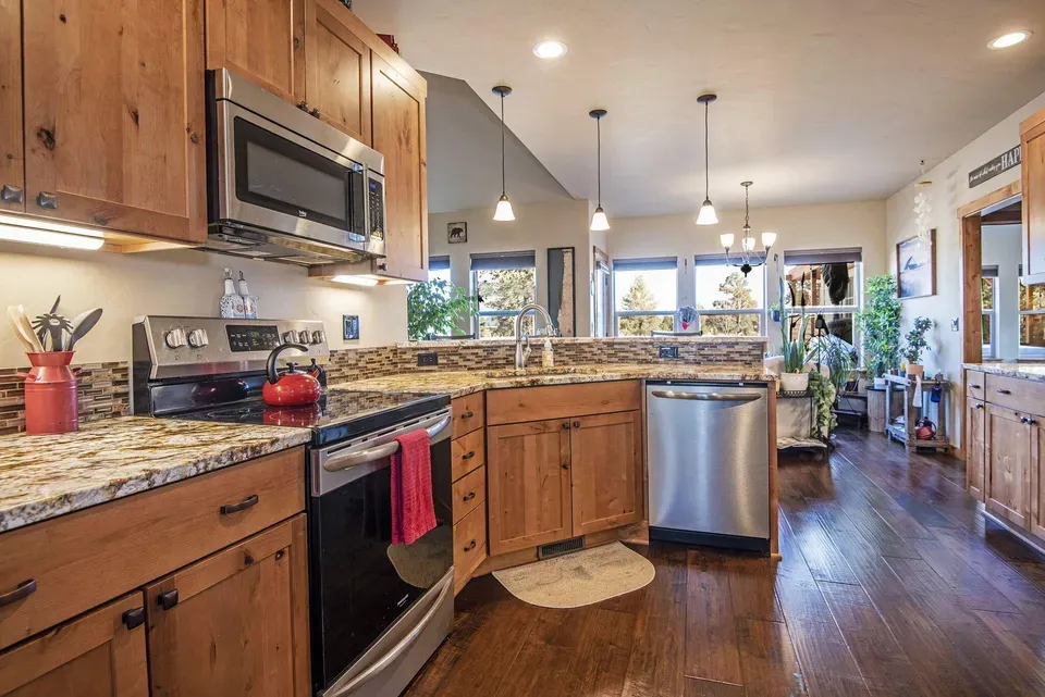 3 Bed 2 Bath Established Contemporary Home in Bend, OR - 5