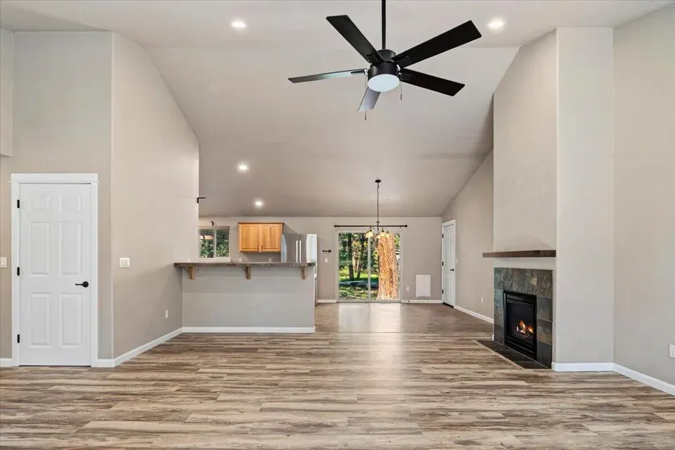 3 Bed 2 Bath Established Contemporary Home in Bend, OR - 4