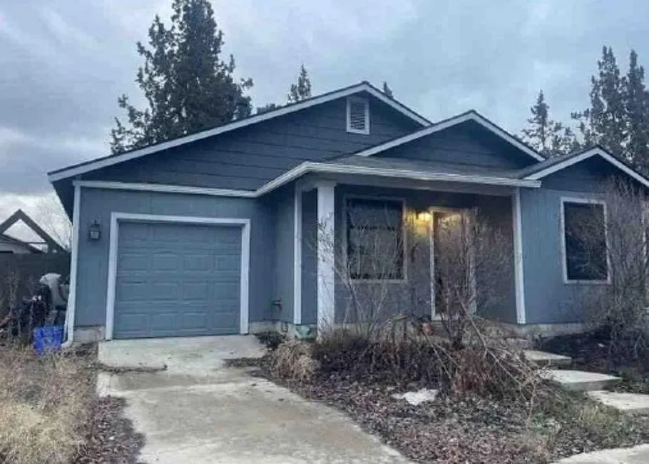 3 Bed 2 Bath Established Contemporary Home in Bend, OR - 1