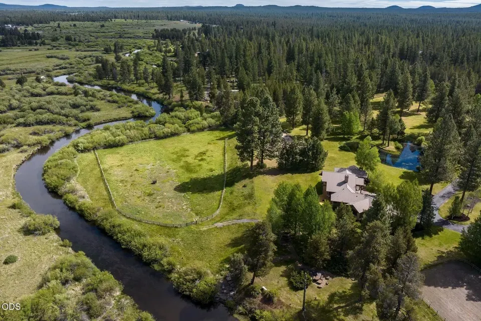 3 Bed 2 Bath Established Contemporary Home in Bend, OR - 2
