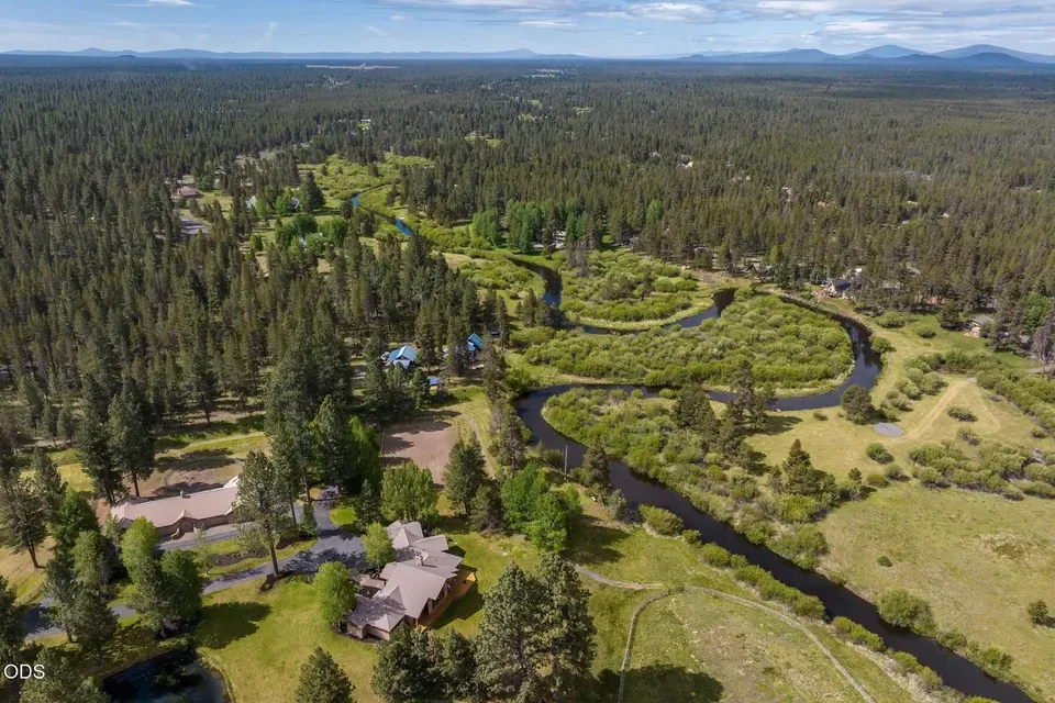 3 Bed 2 Bath Established Contemporary Home in Bend, OR - 3