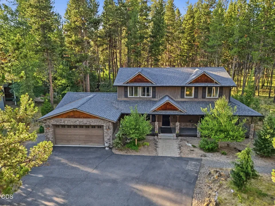3 Bed 2 Bath Established Contemporary Home in Bend, OR - 1