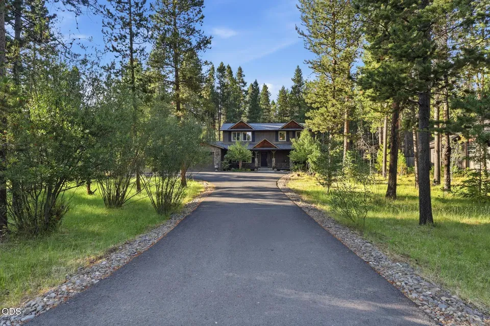 3 Bed 2 Bath Established Contemporary Home in Bend, OR - 2