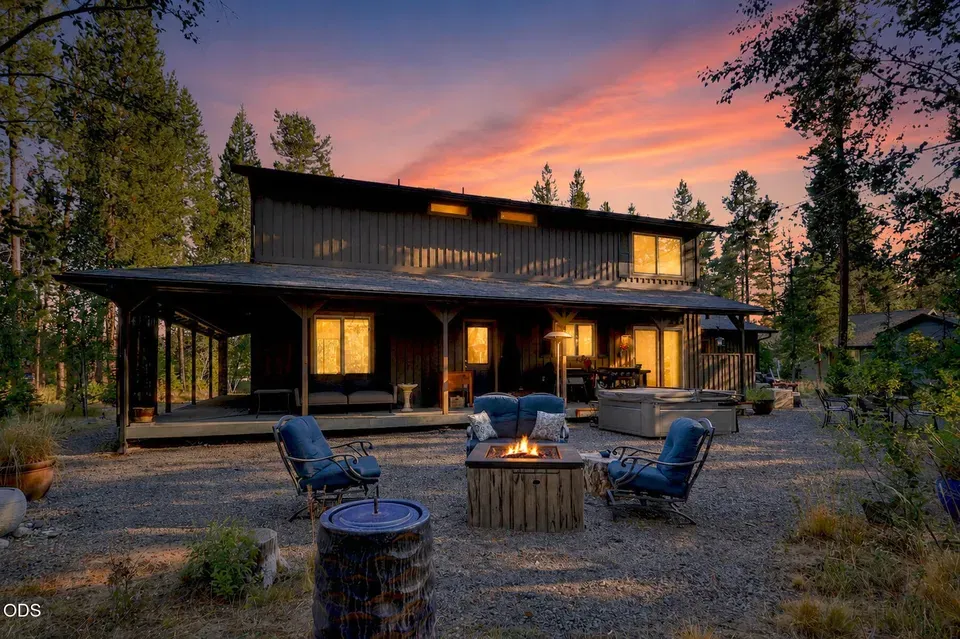3 Bed 2 Bath Established Contemporary Home in Bend, OR - 3