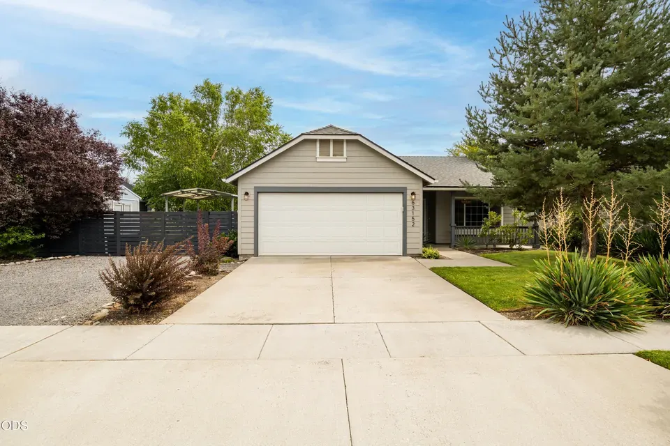 3 Bed 2 Bath Established Contemporary Home in Bend, OR - 4