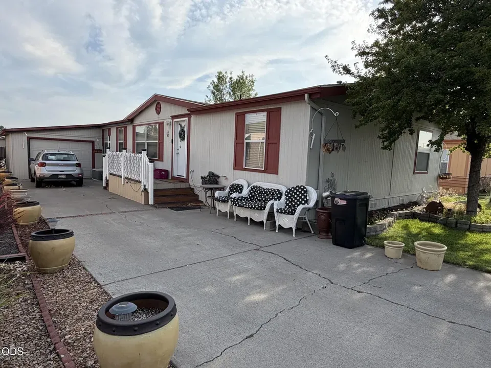 3 Bed 2 Bath Established Contemporary Home in Bend, OR - 4