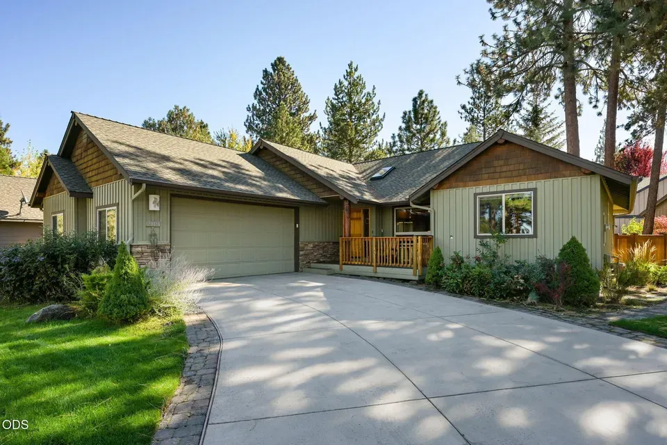 3 Bed 2 Bath Established Contemporary Home in Bend, OR - 1