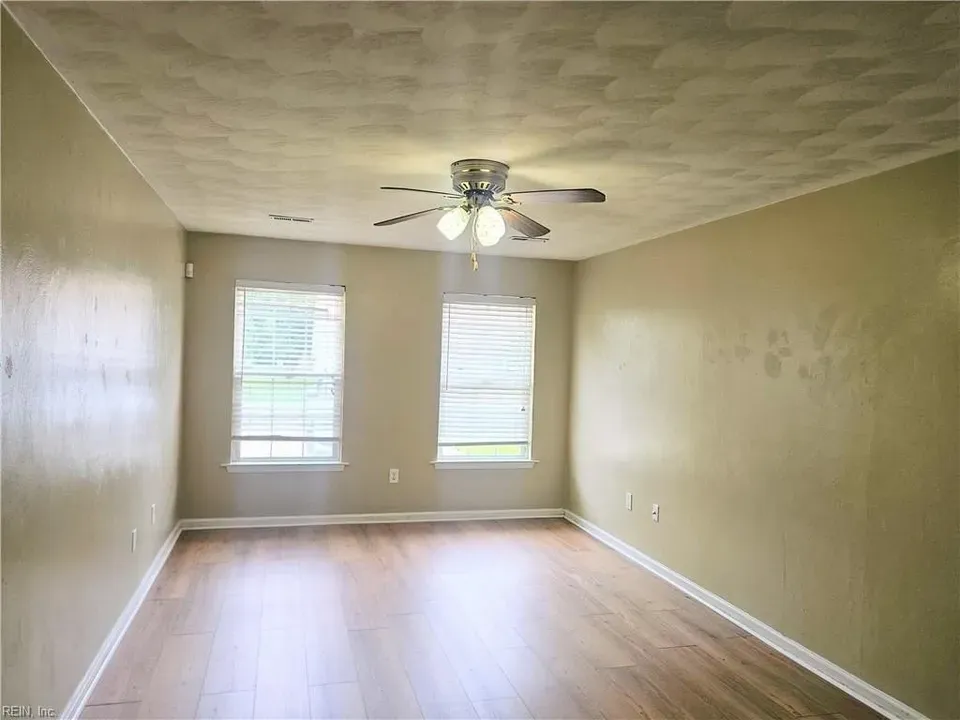 3 Bed 2 Bath Established Contemporary Home in Chesapeake, VA - 3