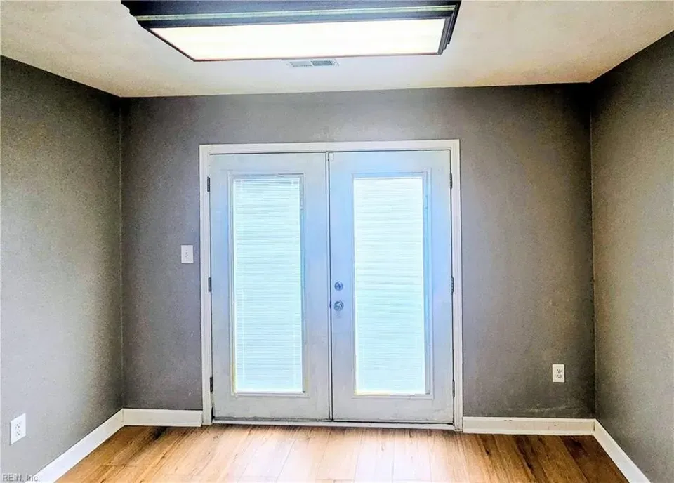 3 Bed 2 Bath Established Contemporary Home in Chesapeake, VA - 5