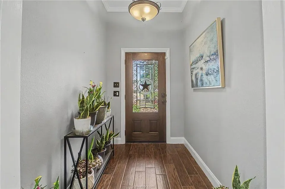 3 Bed 2 Bath Established Contemporary Home in College Station, TX - 3