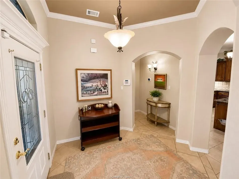 3 Bed 2 Bath Established Contemporary Home in College Station, TX - 2